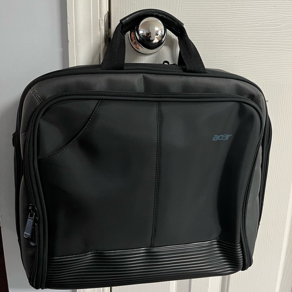 Acer Other - Acer Padded Laptop Bag, multiple compartments